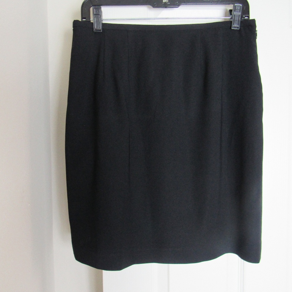 Amanda Smith Skirt Black w/split in back Size 12P